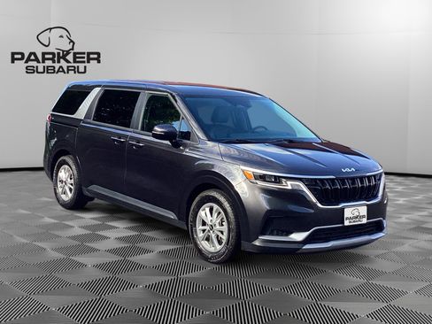 Used 2024 Kia Carnival LX FWD image 7