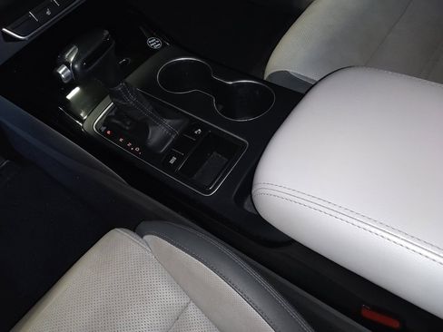 Used 2016 Kia Sorento SX image 26