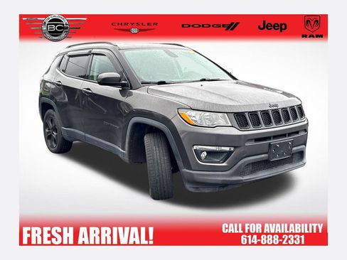 Used 2018 Jeep Compass Latitude w/ Popular Equipment Group AWD/4WD image 1