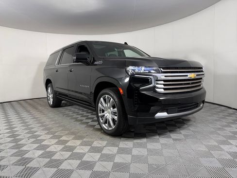Used 2024 Chevrolet Suburban High Country w/ Premium Package 2 RWD image 5