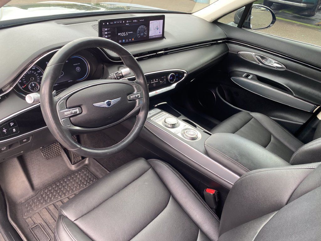 Used 2022 Genesis GV70 2.5T w/ Select Package AWD/4WD image 13