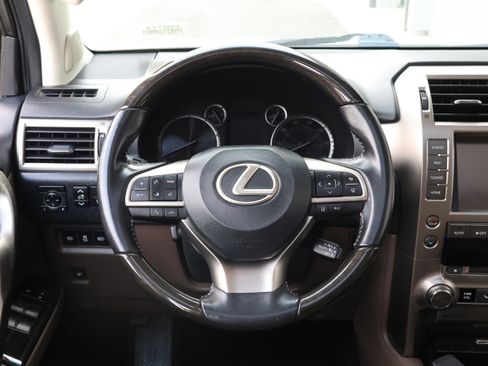Used 2020 Lexus GX 460 Premium image 18