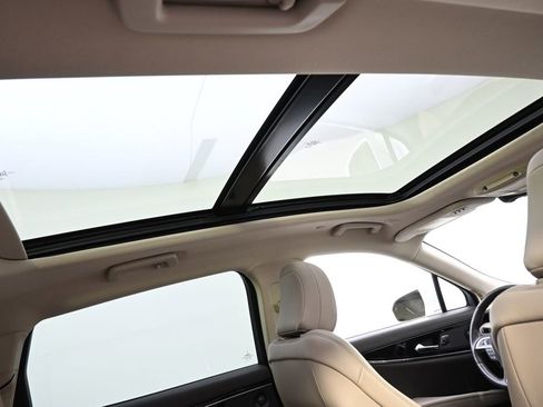 Used 2023 Lincoln Nautilus Reserve w/ Equipment Group 201A image 13