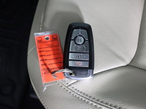 Certified 2022 Ford Explorer Limited image 32