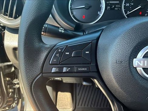 Used 2025 Nissan Kicks Play S image 10