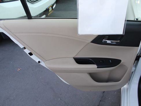 Used 2017 Honda Accord Touring image 24