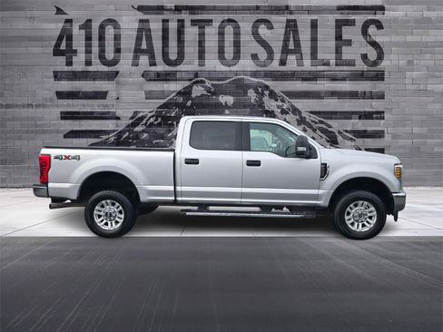 Used 2019 Ford F250 XLT w/ XLT Value Package image 2