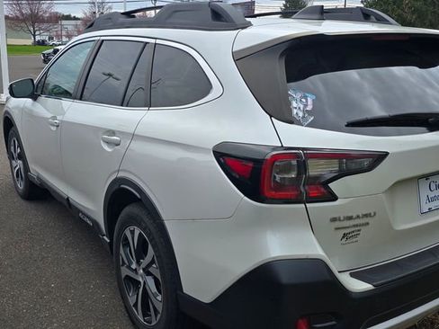 Used 2021 Subaru Outback Limited image 2