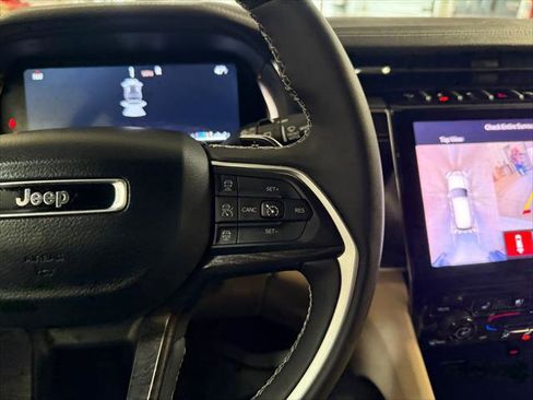 Certified 2025 Jeep Grand Cherokee Limited w/ Luxury Tech Group II image 37