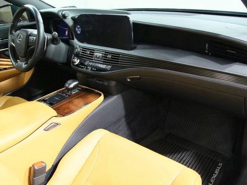 Used 2021 Lexus LS 500 AWD w/ Accessory Package (Z1) image 20