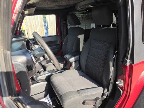 Used 2012 Jeep Wrangler Sport AWD/4WD image 6