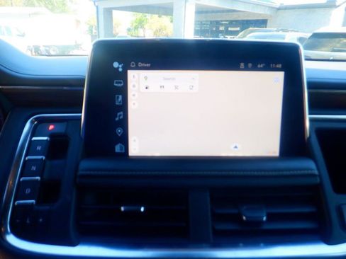 Used 2023 Chevrolet Suburban Premier image 4