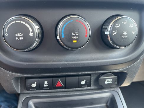 Used 2016 Jeep Patriot Latitude FWD image 20