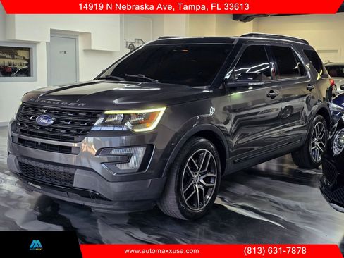 Used 2017 Ford Explorer Sport w/ Equipment Group 401A AWD/4WD image 4