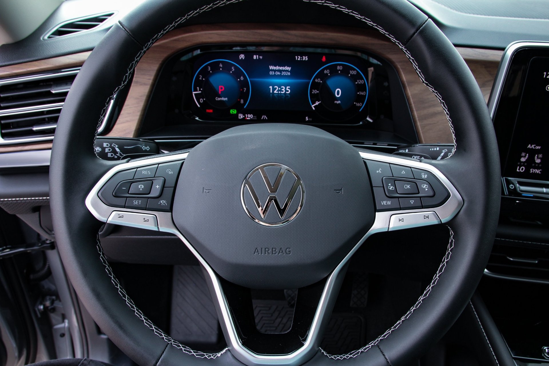 Used 2026 Volkswagen Atlas SE FWD image 17