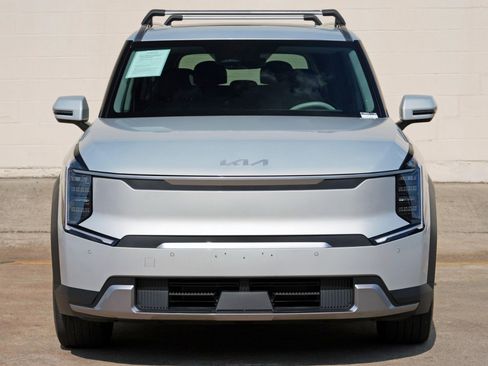 Used 2024 Kia EV9 Wind AWD/4WD image 47