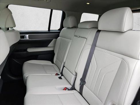 Used 2025 Hyundai Santa Fe SEL AWD/4WD image 18