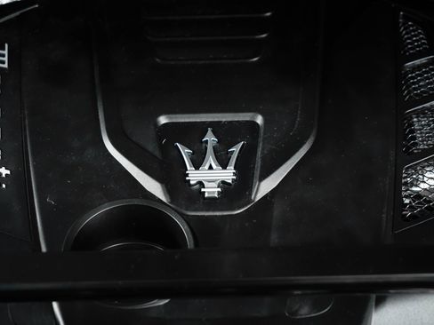 Used 2025 Maserati Grecale Modena image 34