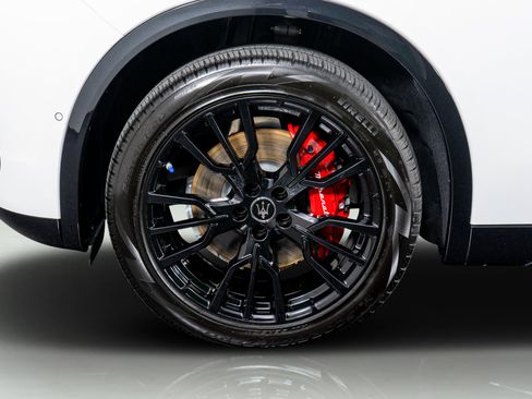 Used 2025 Maserati Grecale Modena image 20