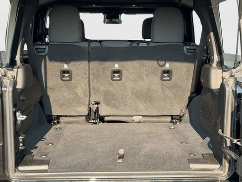 Used 2024 Jeep Wrangler Sport S image 21