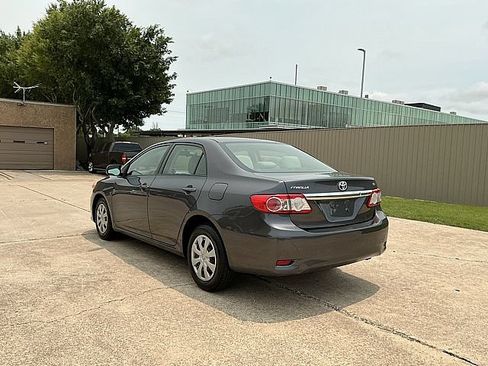 Used 2011 Toyota Corolla LE FWD image 7