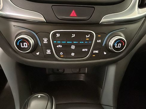 Used 2018 Chevrolet Equinox LT FWD image 25