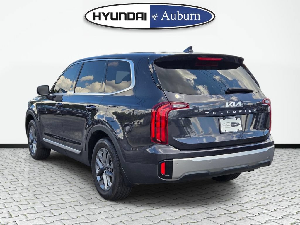 Used 2025 Kia Telluride LX FWD image 9