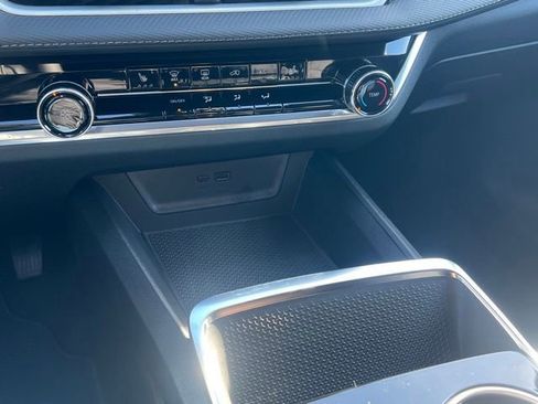 New 2026 Chevrolet Equinox LT w/ Safety and Technology Package FWD image 27