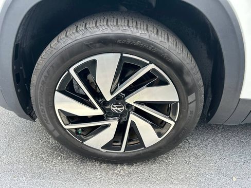 Used 2025 Volkswagen Atlas SE FWD image 56