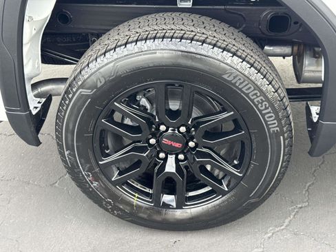 New 2026 GMC Sierra 1500 Elevation image 30