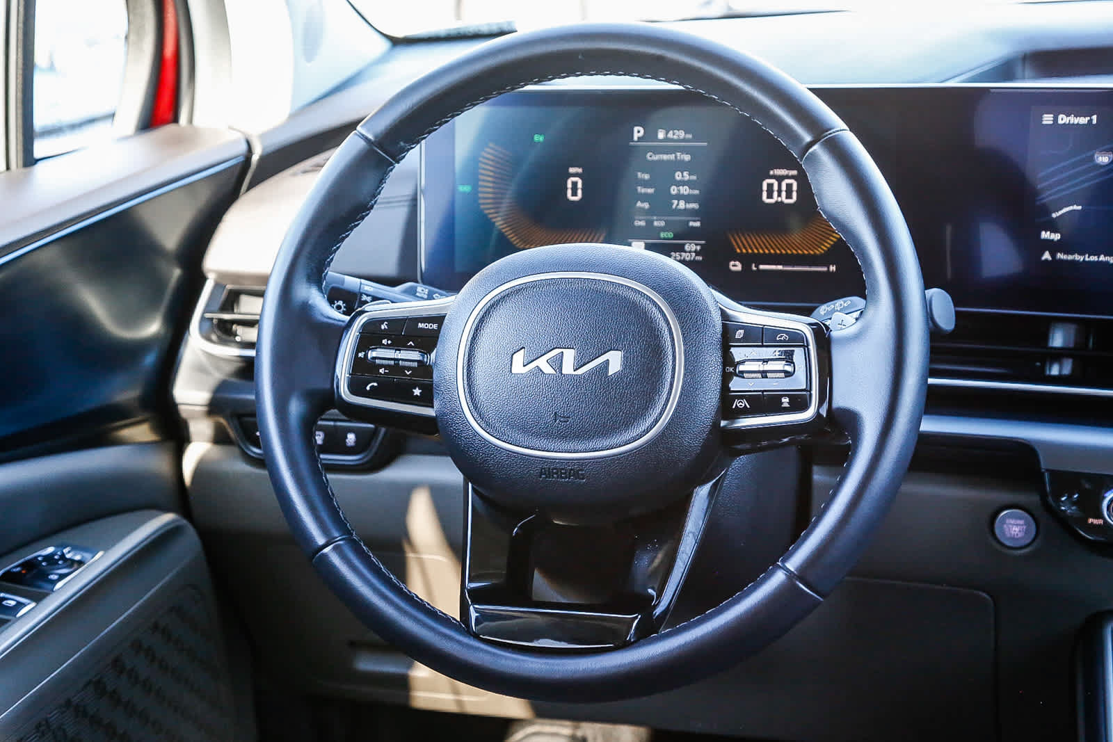 Used 2026 Kia Carnival LXS FWD image 15
