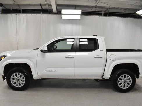 Certified 2026 Toyota Tacoma SR5 image 10