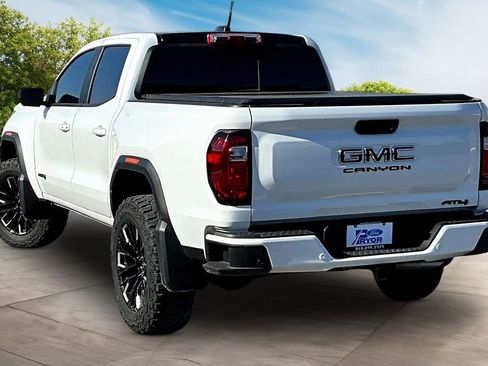 Used 2024 GMC Canyon AT4 w/ AT4 Premium Package AWD/4WD image 9
