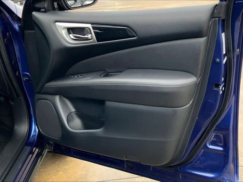 Used 2020 Nissan Pathfinder SV FWD image 20