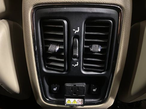 Used 2012 Jeep Grand Cherokee Overland AWD/4WD image 39