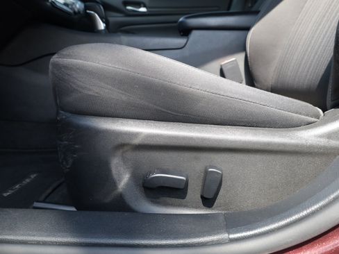 Used 2024 Nissan Altima 2.5 SV image 21