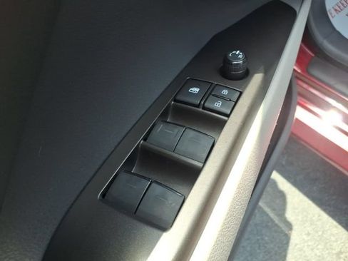 Used 2022 Toyota Camry LE FWD image 9