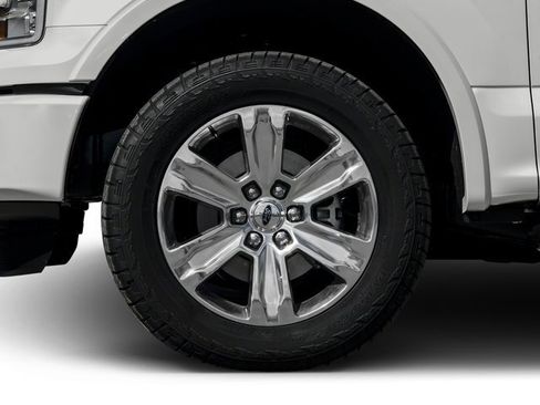 Used 2016 Ford F150 Platinum w/ Equipment Group 701A Luxury image 11