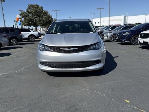 Used 2023 Chrysler Voyager LX FWD image 39