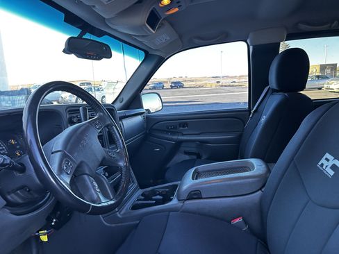 Used 2006 GMC Sierra 1500 SLT w/ Onstar Plus Package image 9