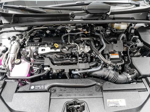 Used 2025 Toyota Prius Plug-In Hybrid FWD image 27