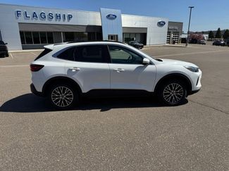 New 2025 Ford Escape SE w/ PHEV Premium Package FWD video 2