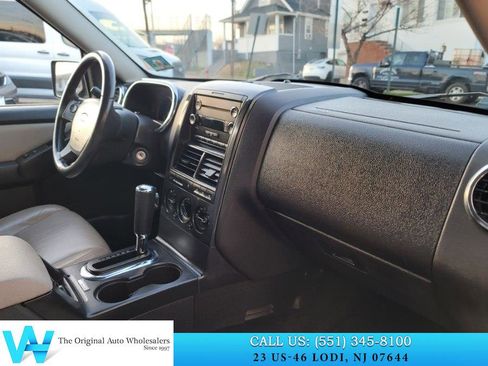 Used 2008 Ford Explorer XLT image 16