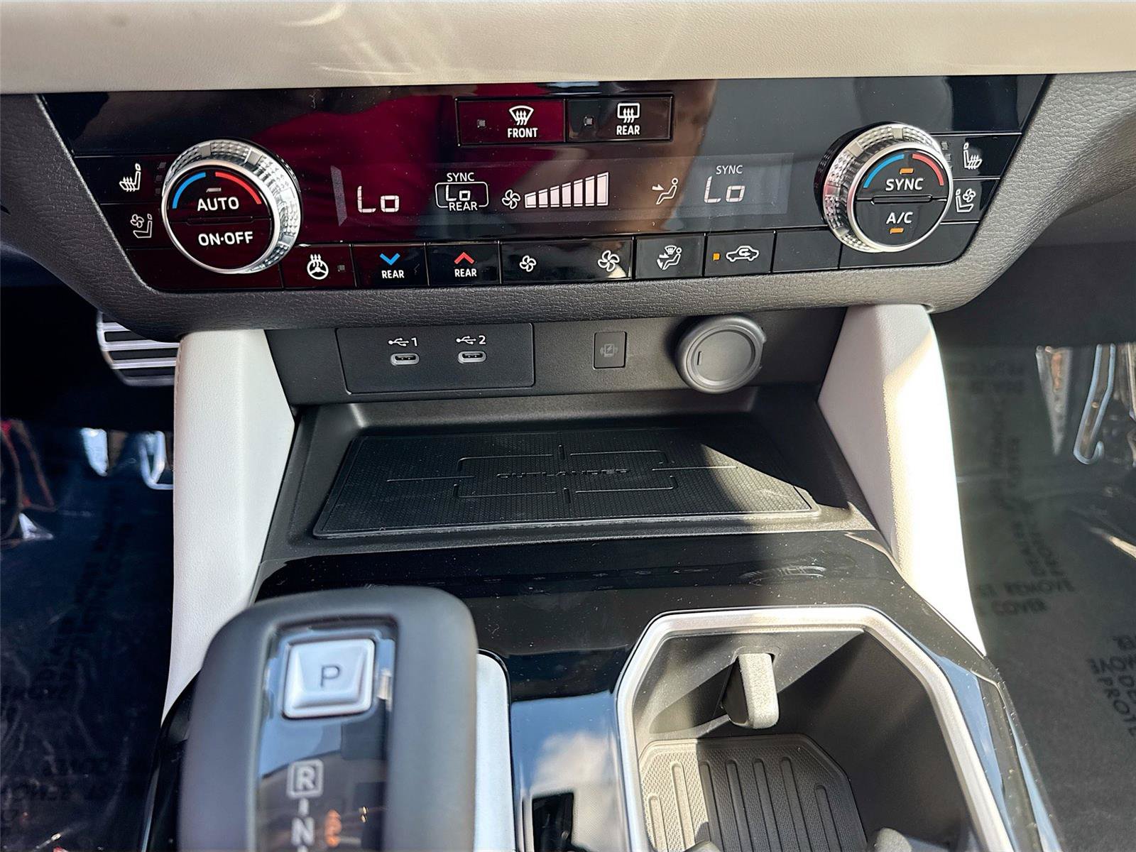 New 2026 Mitsubishi Outlander SEL FWD image 16