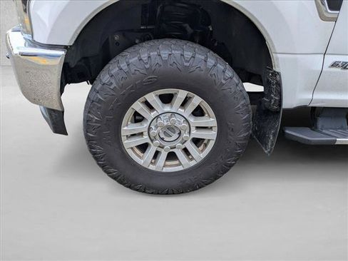 Used 2017 Ford F250 XL w/ STX Appearance Package AWD/4WD image 10