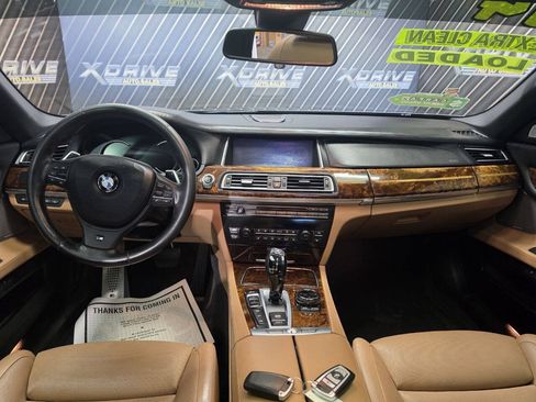 Used 2014 BMW 750i xDrive AWD/4WD image 18