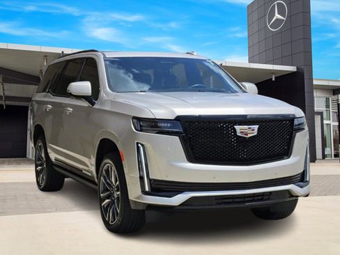 Used 2023 Cadillac Escalade Sport Platinum image 2