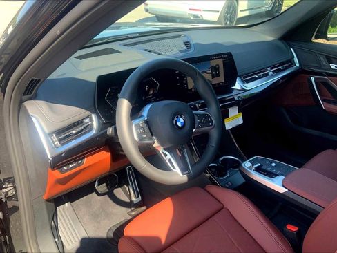Used 2026 BMW X1 xDrive28i w/ Technology Package image 9