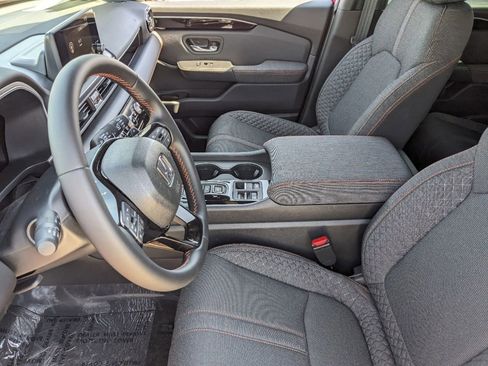 New 2025 Honda Pilot Sport image 11