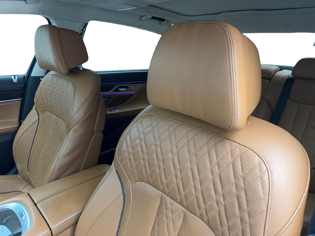 Used 2021 BMW 750i xDrive w/ Executive Package AWD/4WD image 30